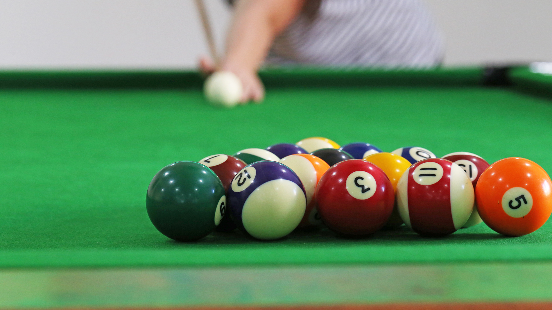 Chalk Up and Check out These Snooker Tips for Beginners